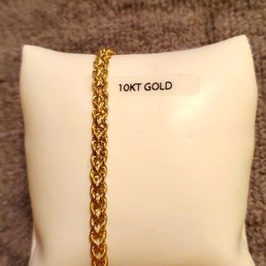 7 inch 10k  gold twisted rope bracelet .lobster claw clasps .never worn